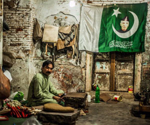 ‘Pakistan is very colorful, and it’s about time people see it’ – Interview with Photographer Manolo Ty by HU student Saima Jawed